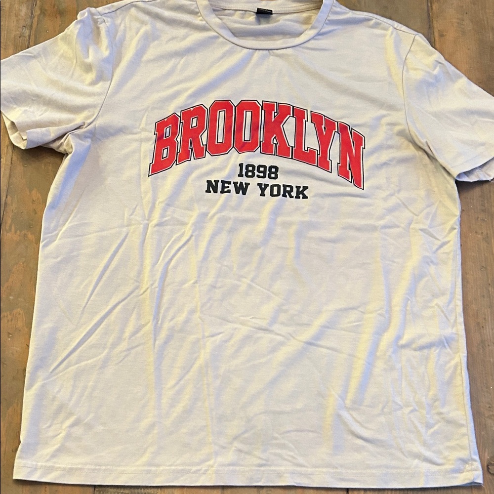 Brooklyn 1898 New York Men's Cream T-Shirt Size M